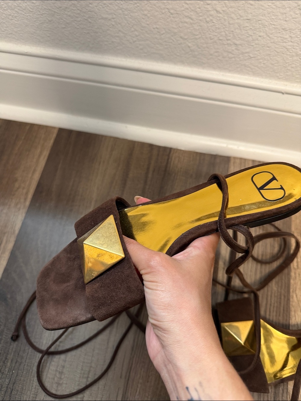 Valentino Garavani Brown Suede Lace-Up Flat Sandals Size 37.5 Made in Italy - Picture 3 of 5